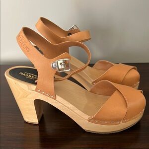 Swedish Hasbeens Women's Tan Sandals